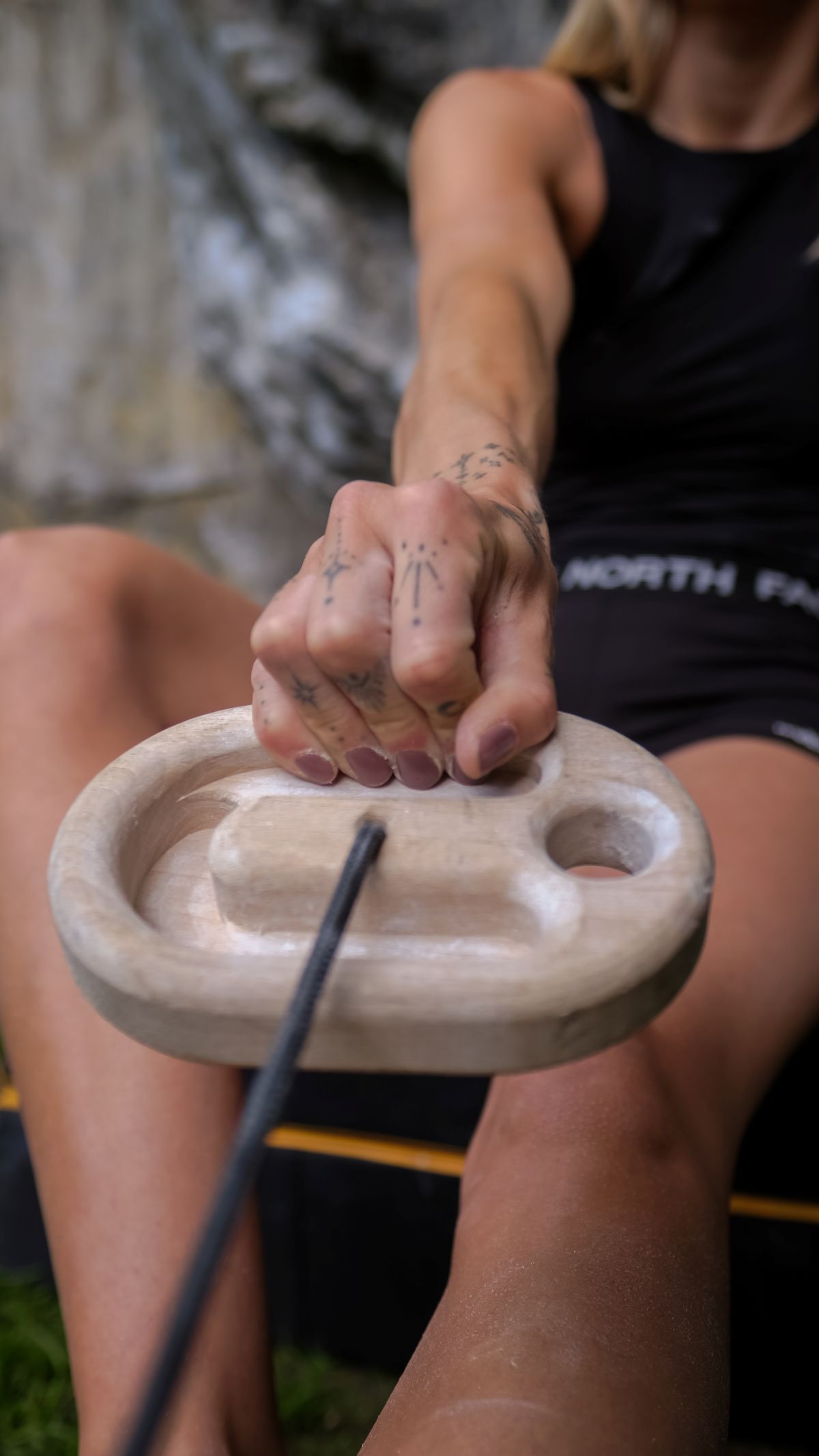 Lama Atom finger training